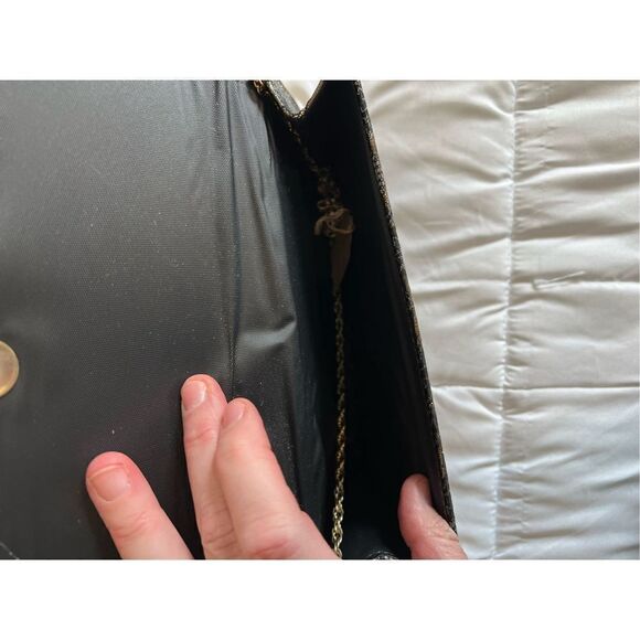 Paisley clutch with snap closure and chain strap - Picture 3 of 7